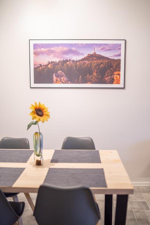 Apartmany Pod Jestedem ลิเบอเรซ ภายนอก รูปภาพ